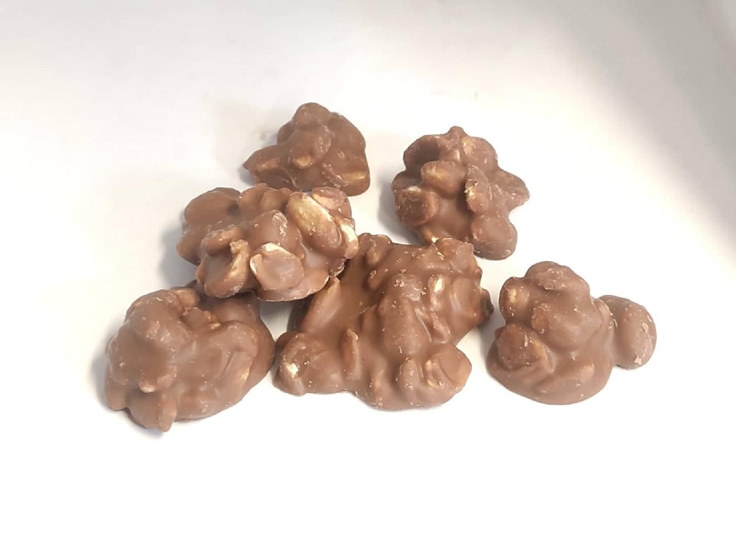 AWA superfoods Arašídové hrudky v mléčné čokoládě 250g