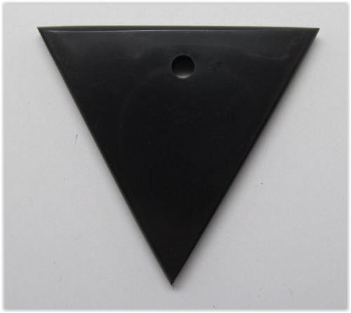 Šungitový přívěšek trojúhelník 45mm